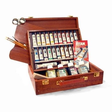 Oil TITAN Extra Thin, wooden box 24 colours.